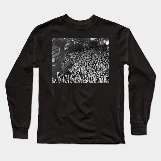 Celebrating the End of Prohibition, 1933. Vintage Photo Long Sleeve T-Shirt by historyphoto